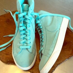 Nike High Top Skate Shoes